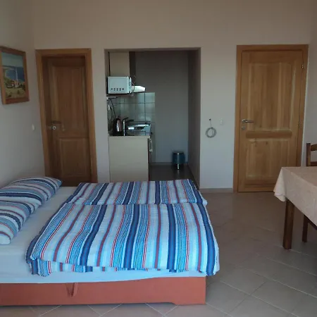 Delfini Apartament *